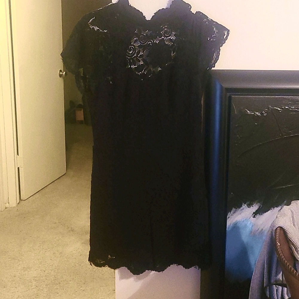 BLACK LACE ROMPER